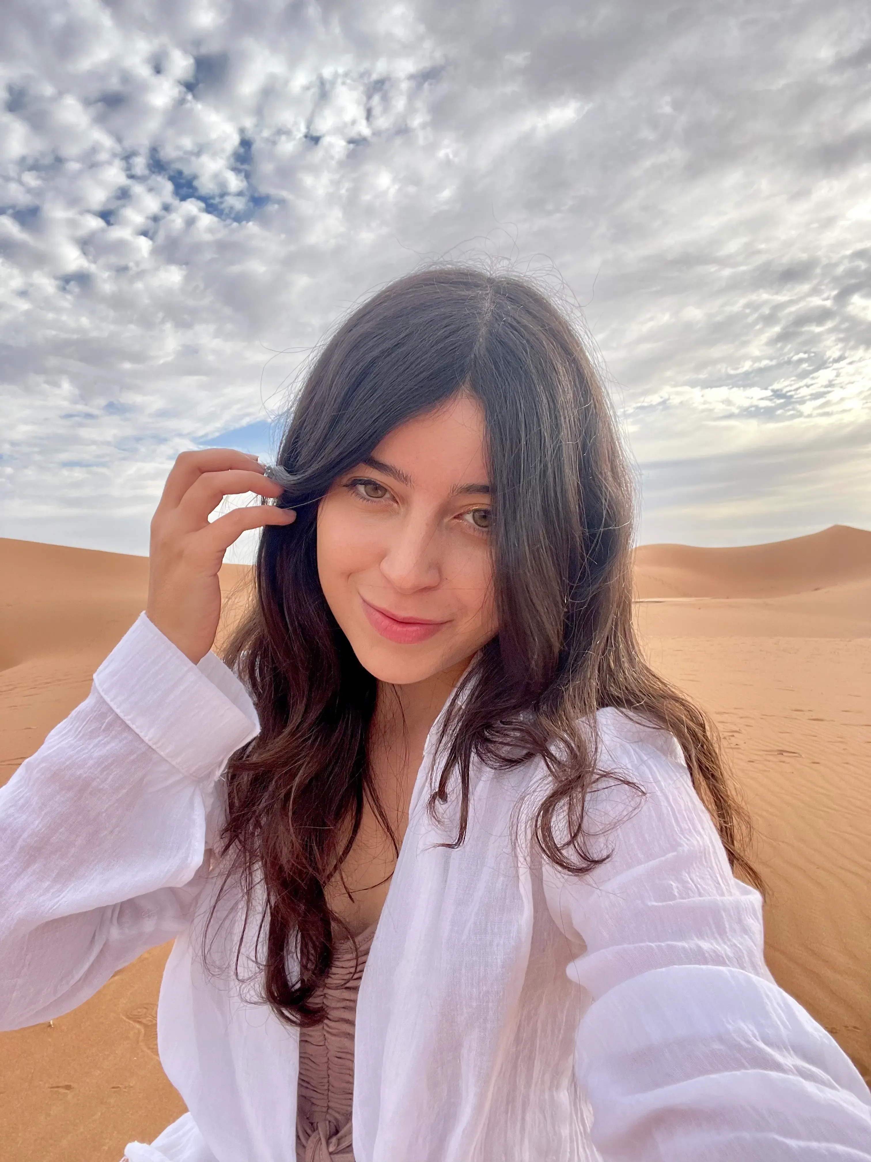 Selfie of Inés Cuevas Jiménez / inesworld / inesworld.mov in the desert